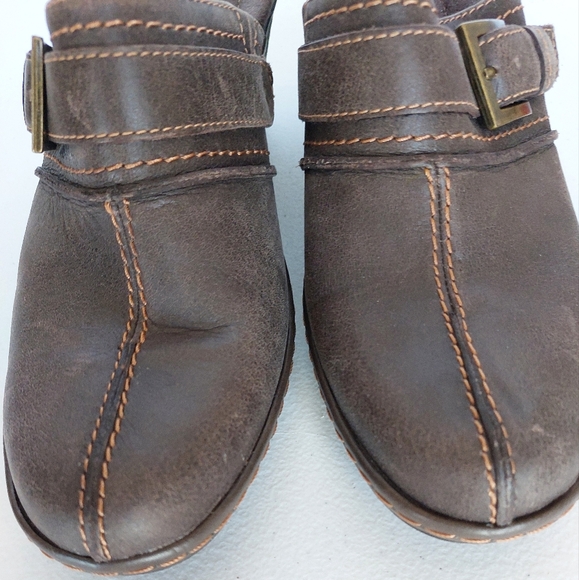 SOLD Clarks Bendables Clogs Sz 8M 34963 Leather 2.75" Heel Split Toe Mules Shoes - Picture 3 of 15